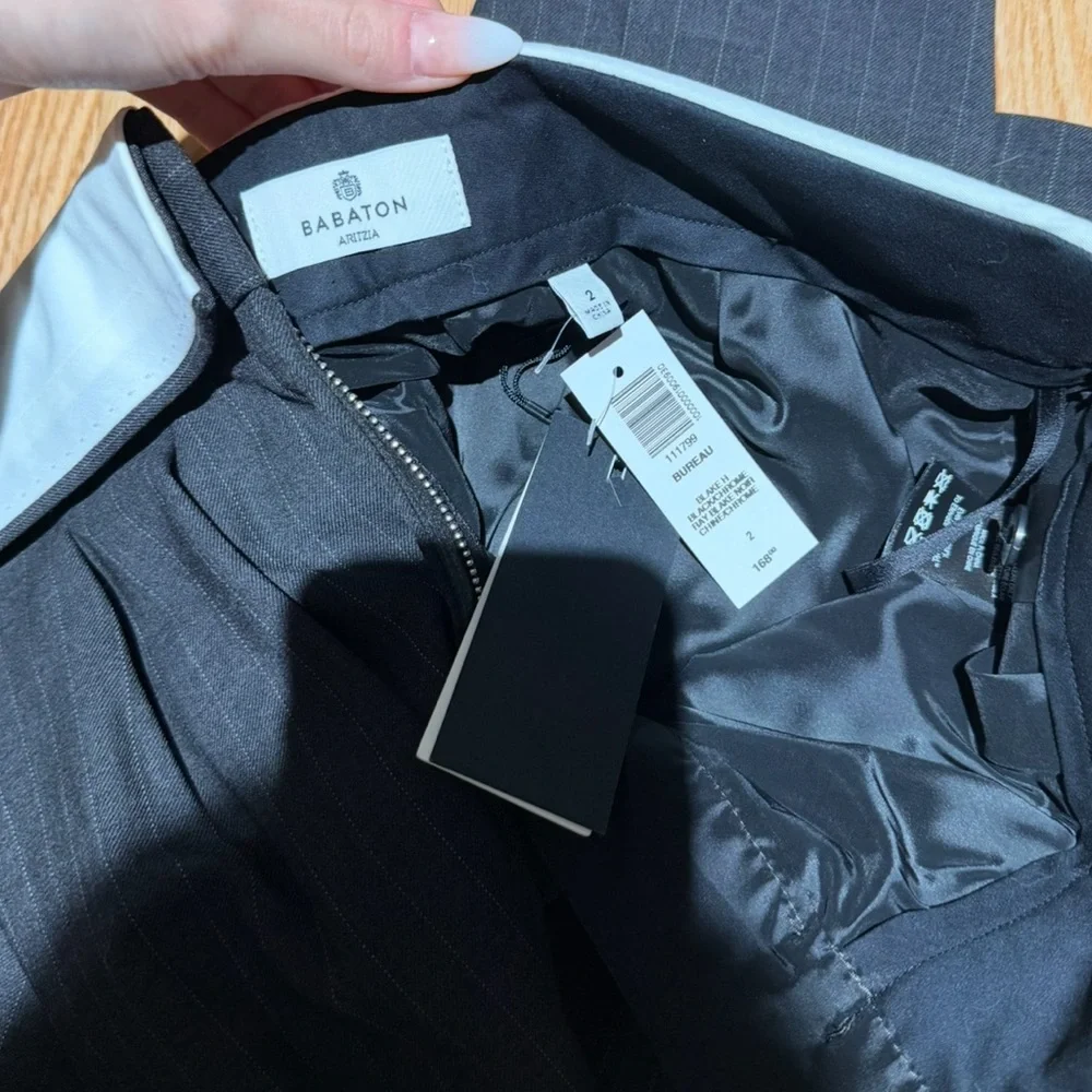 Aritzia Black and White Women's Pants - Picture 4 of 4